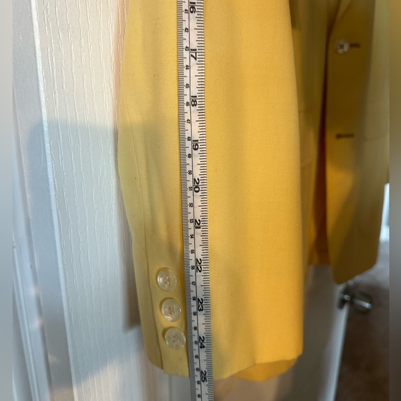 Mills touché (Tucson phoenix): 44L
Canary yellow jacket - Picture 9 of 10